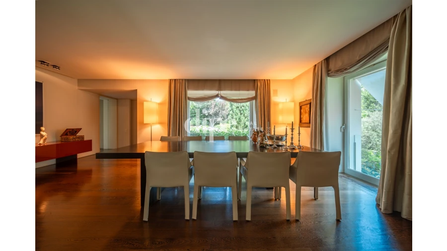 Moradia T5 para Venda em Oliveira, São Paio e São Sebastião Foto 13