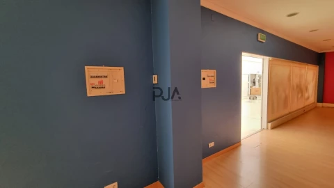 Loja para Arrendamento em Pombal