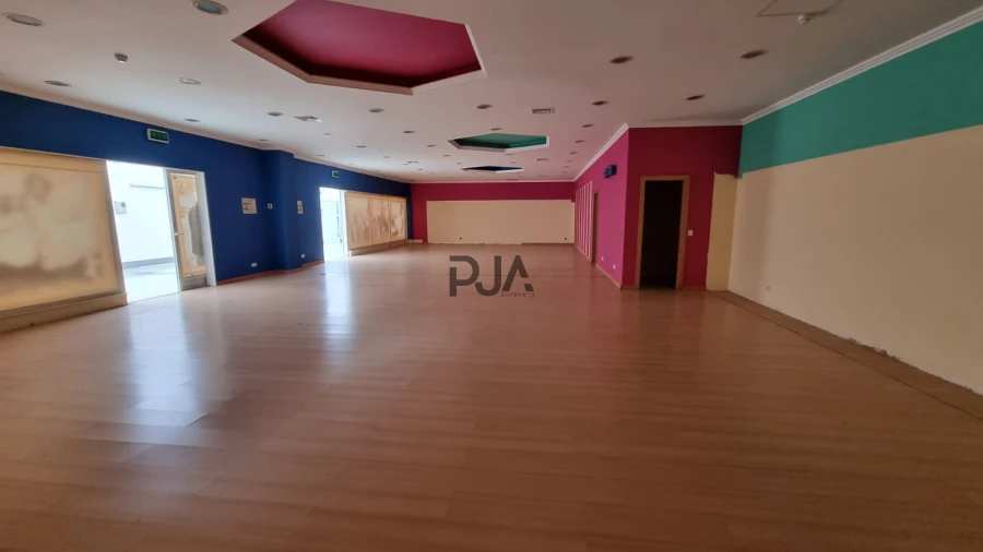 Loja para Arrendamento em Pombal Foto 5
