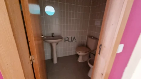 Loja para Arrendamento em Pombal