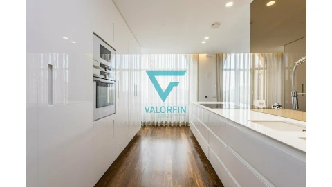 Apartamento T4 para Venda em Leiria, Pousos, Barreira e Cortes
