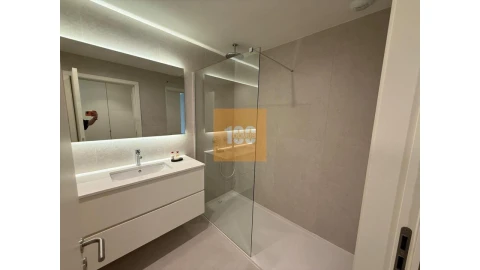 Apartamento T3 para Venda em Santa Marinha e São Pedro da Afurada