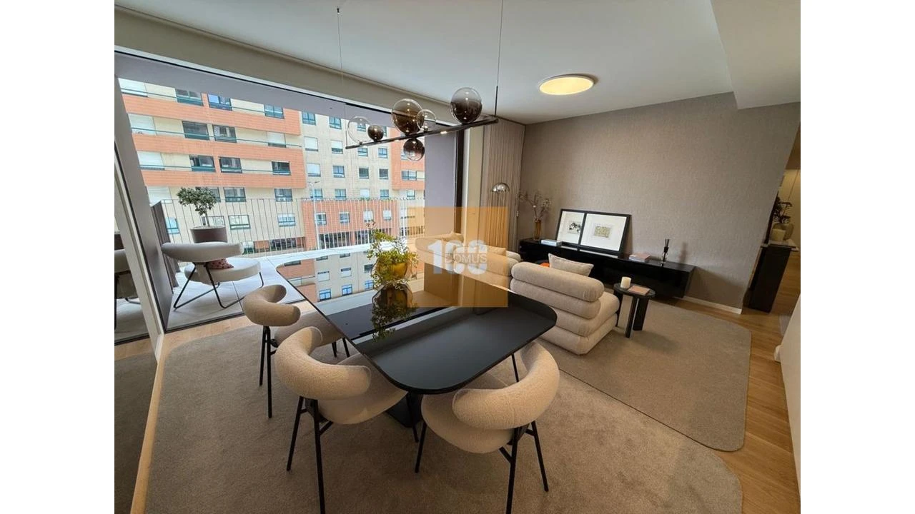 Apartamento T3 para Venda em Santa Marinha e São Pedro da Afurada Foto 1
