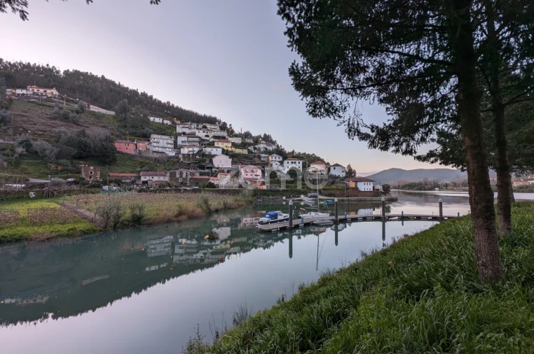 Terreno para Venda em Raiva, Pedorido e Paraíso