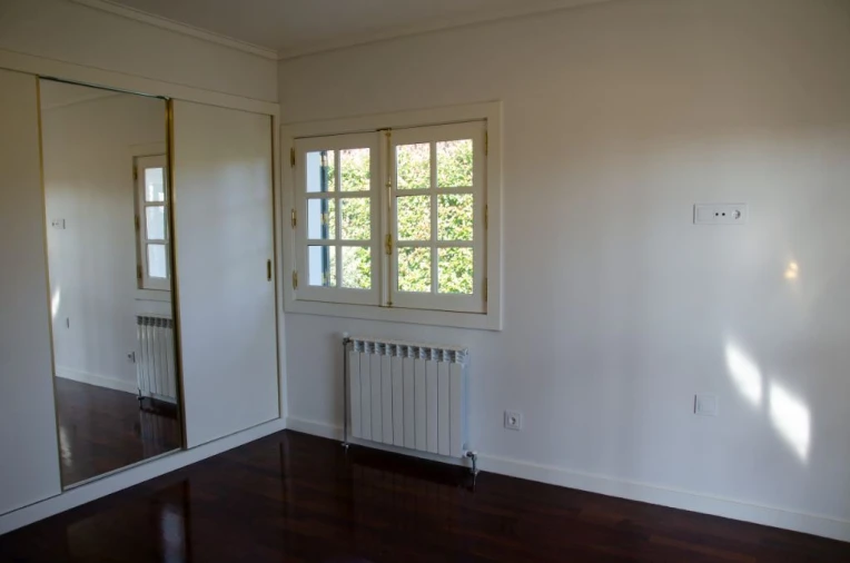 Moradia T5 para Venda em Arrifana Foto 14