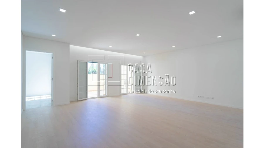 Apartamento T3 para Venda em Águas Livres Foto 2