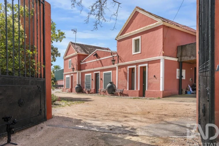 Moradia T10 para Venda em Assunção, Ajuda, Salvador e Santo Ildefonso Foto 28