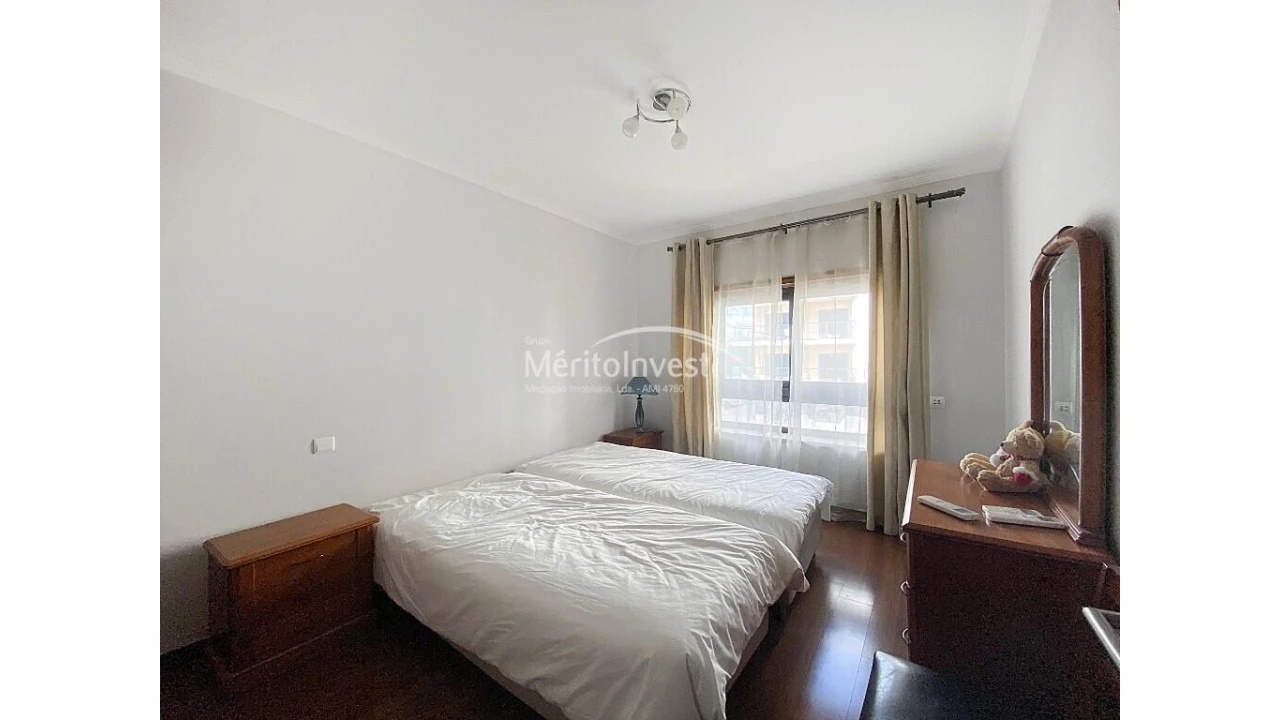 Apartamento T4 para Venda em Portimão Foto 7