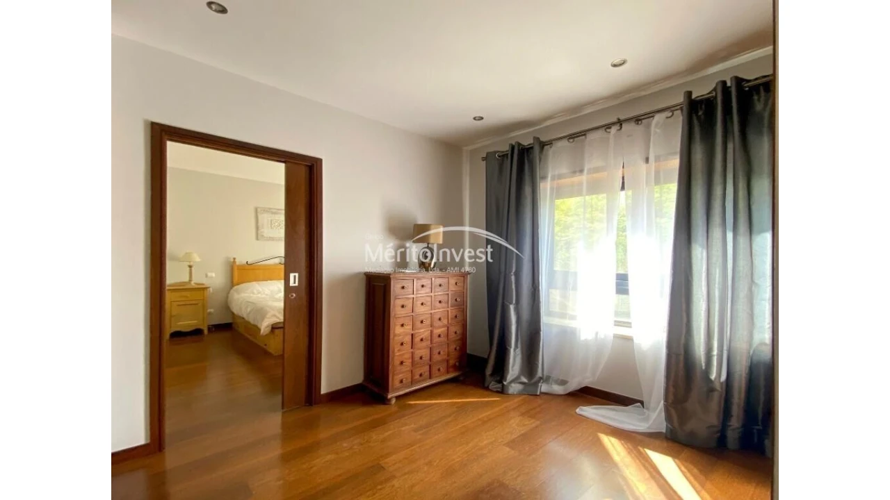 Apartamento T4 para Venda em Portimão Foto 8