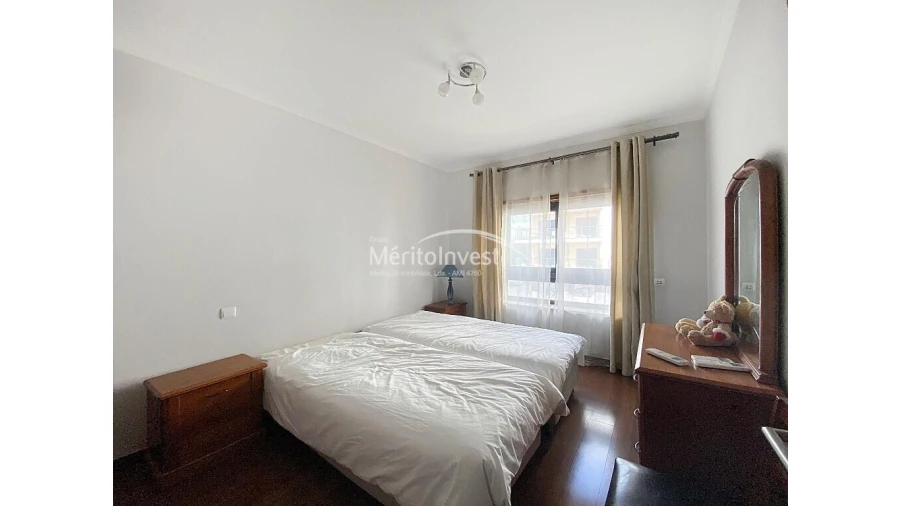 Apartamento T4 para Venda em Portimão Foto 7