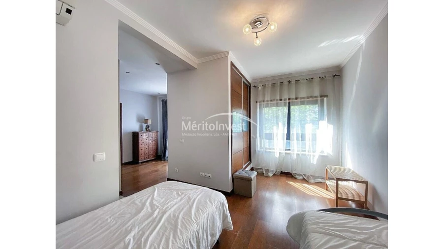 Apartamento T4 para Venda em Portimão Foto 11