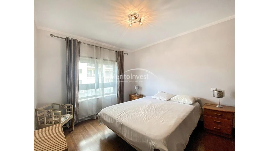 Apartamento T4 para Venda em Portimão Foto 9