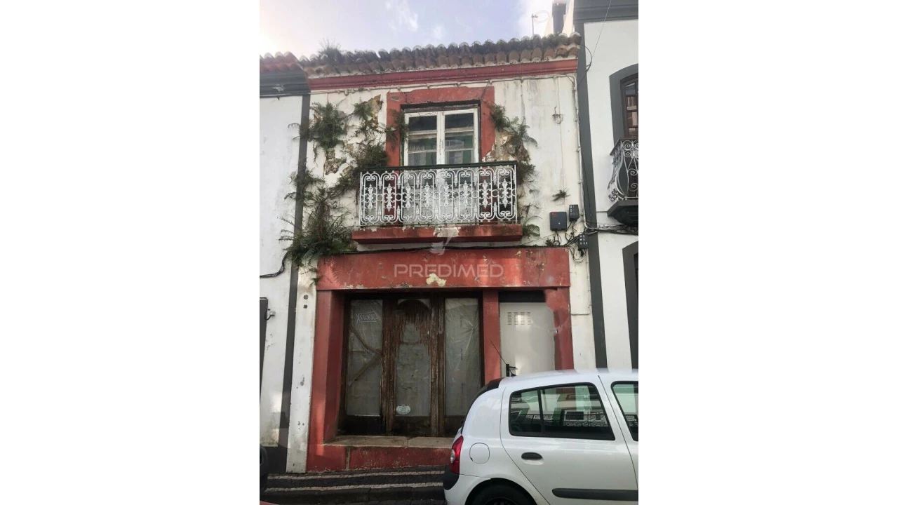 Moradia T2 para Venda em Angra (São Pedro) Foto 1