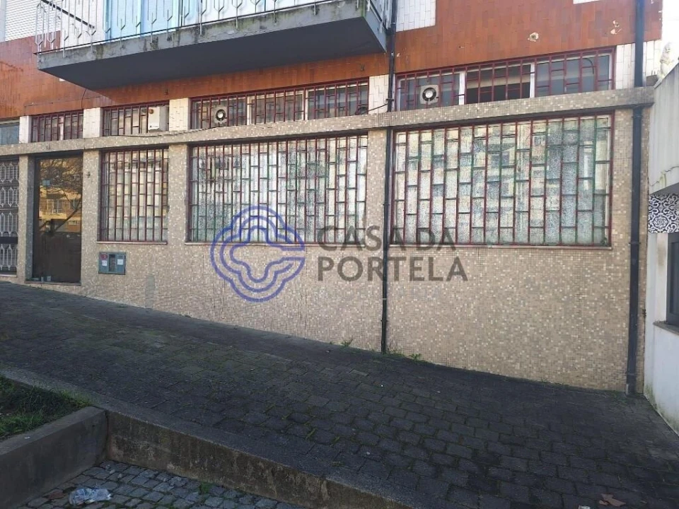 Armazém para Venda em Baguim do Monte (Rio Tinto) Foto 6