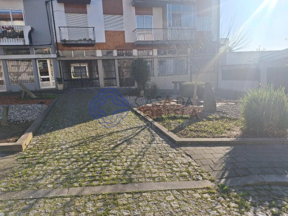 Armazém para Venda em Baguim do Monte (Rio Tinto) Foto 3