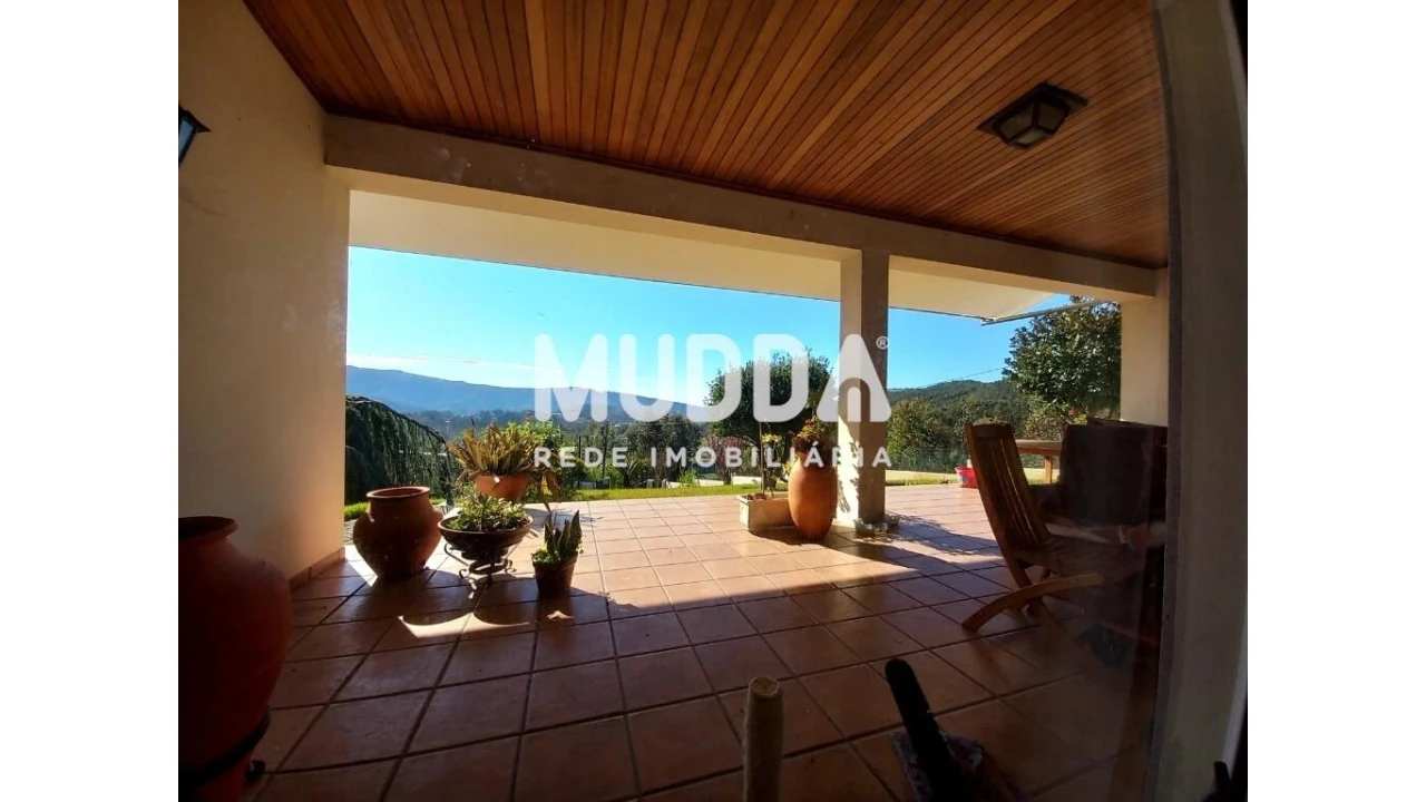 Moradia T4 para Venda em Ossela Foto 8