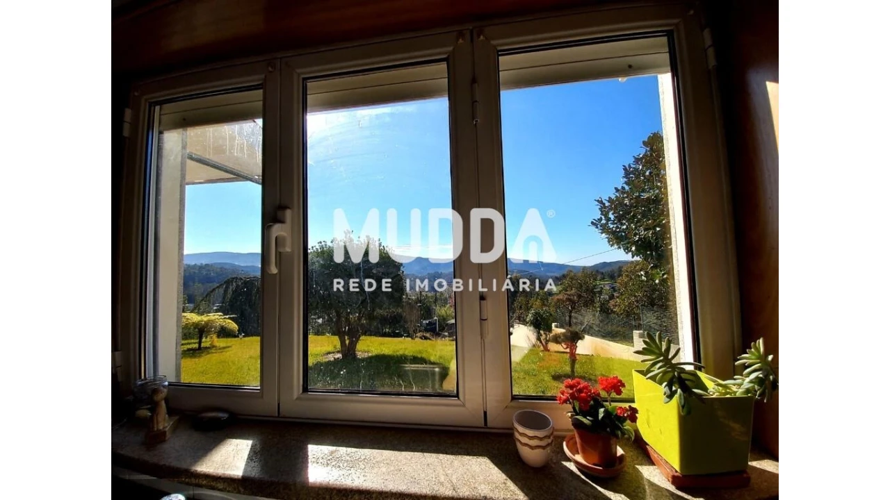 Moradia T4 para Venda em Ossela Foto 7