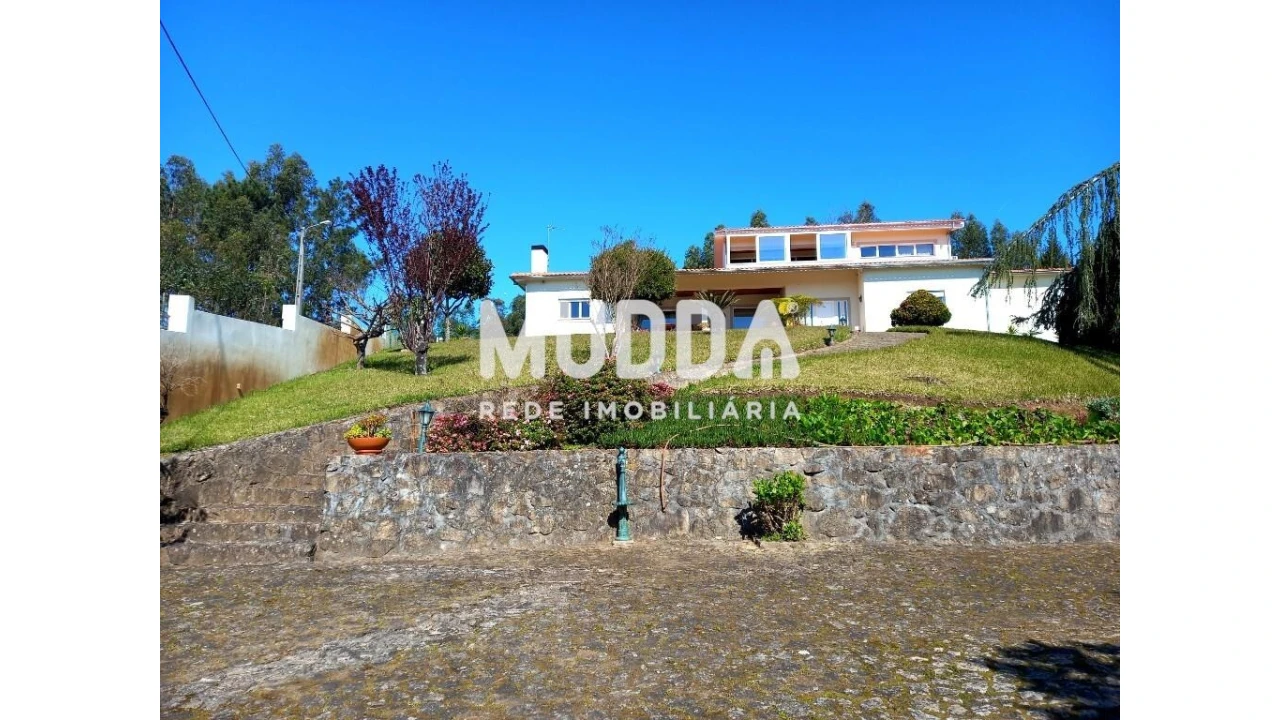 Moradia T4 para Venda em Ossela Foto 2