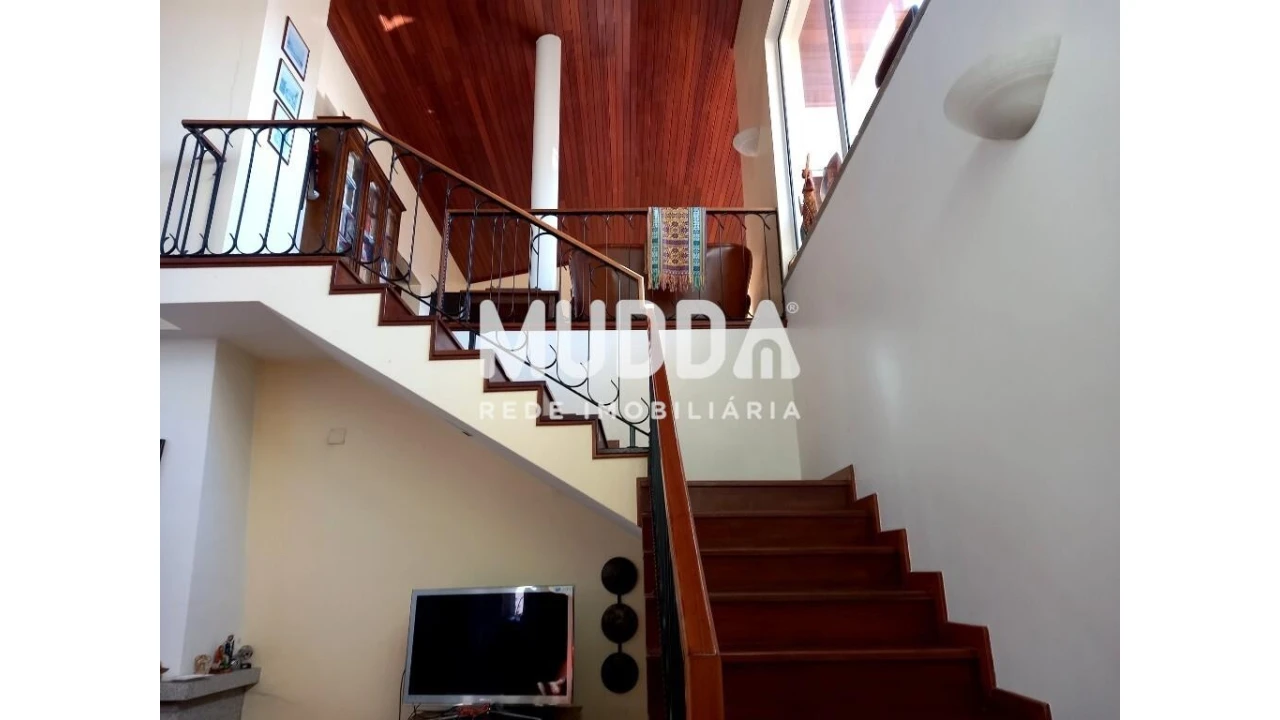 Moradia T4 para Venda em Ossela Foto 16