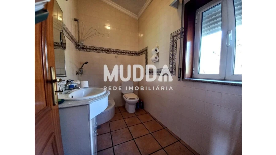 Moradia T4 para Venda em Ossela Foto 24