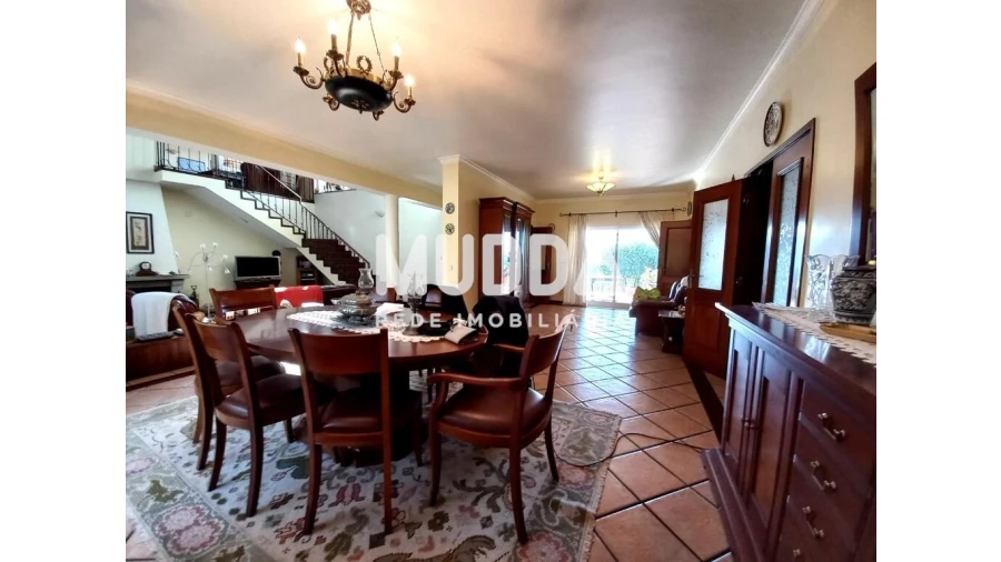 Moradia T4 para Venda em Ossela Foto 12