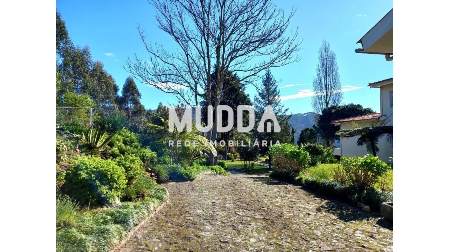 Moradia T4 para Venda em Ossela Foto 52