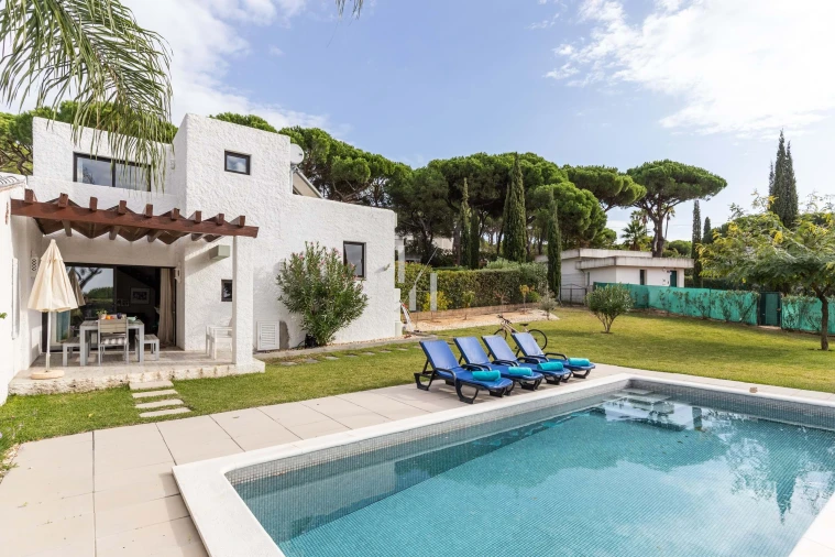 Apartamento T3 para Arrendamento férias em Quarteira Foto 2