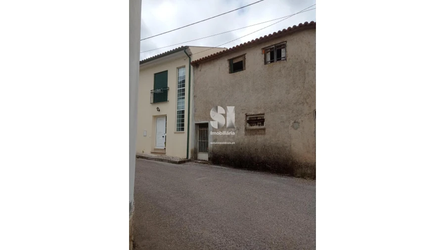 Armazém para Venda em Santa Clara e Castelo Viegas