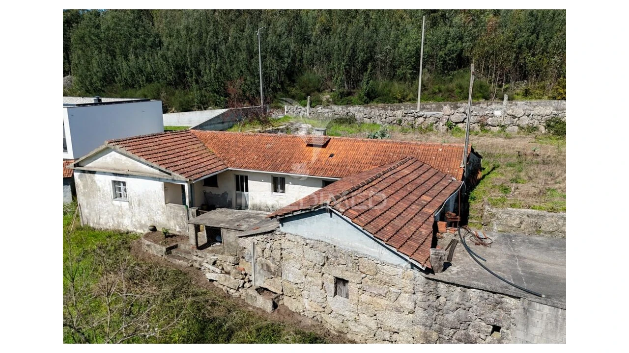Moradia T3 para Venda em Arnoso (Santa Maria e Santa Eulália) e Sezures Foto 8