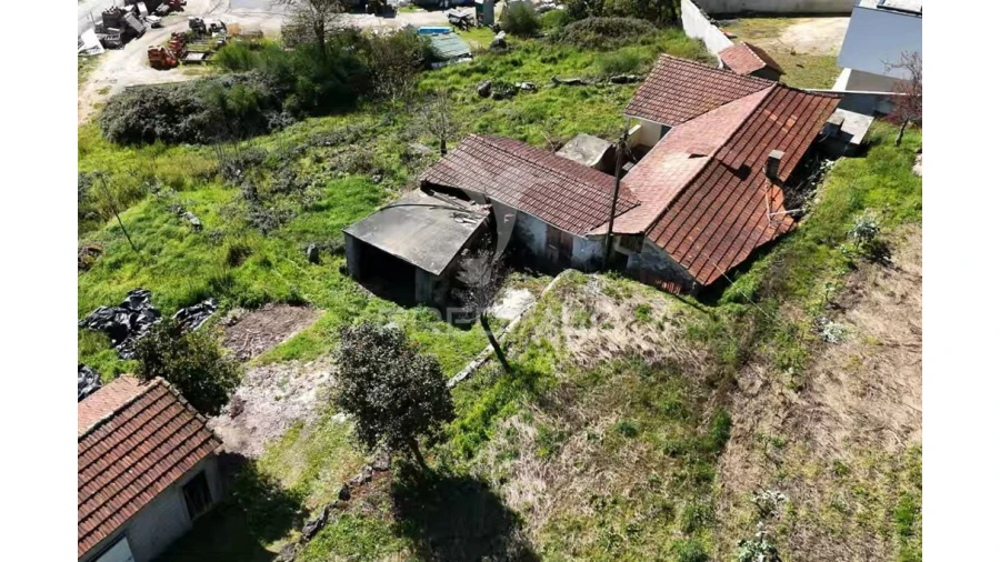 Moradia T3 para Venda em Arnoso (Santa Maria e Santa Eulália) e Sezures Foto 14