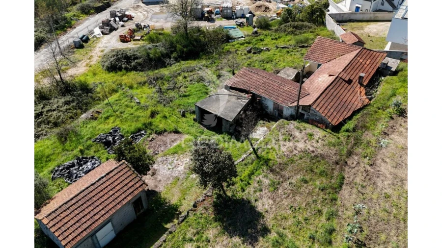 Moradia T3 para Venda em Arnoso (Santa Maria e Santa Eulália) e Sezures Foto 5