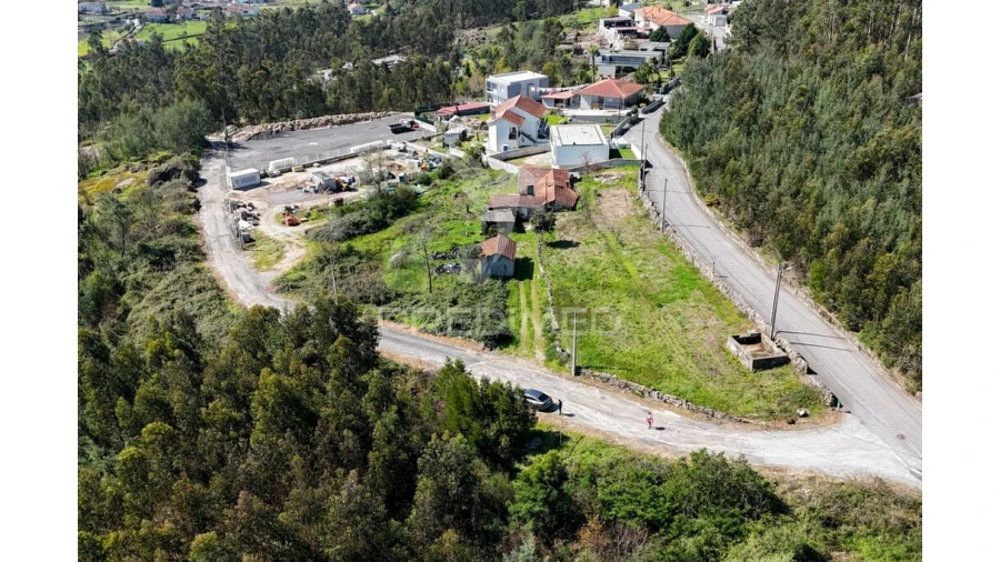 Moradia T3 para Venda em Arnoso (Santa Maria e Santa Eulália) e Sezures Foto 3