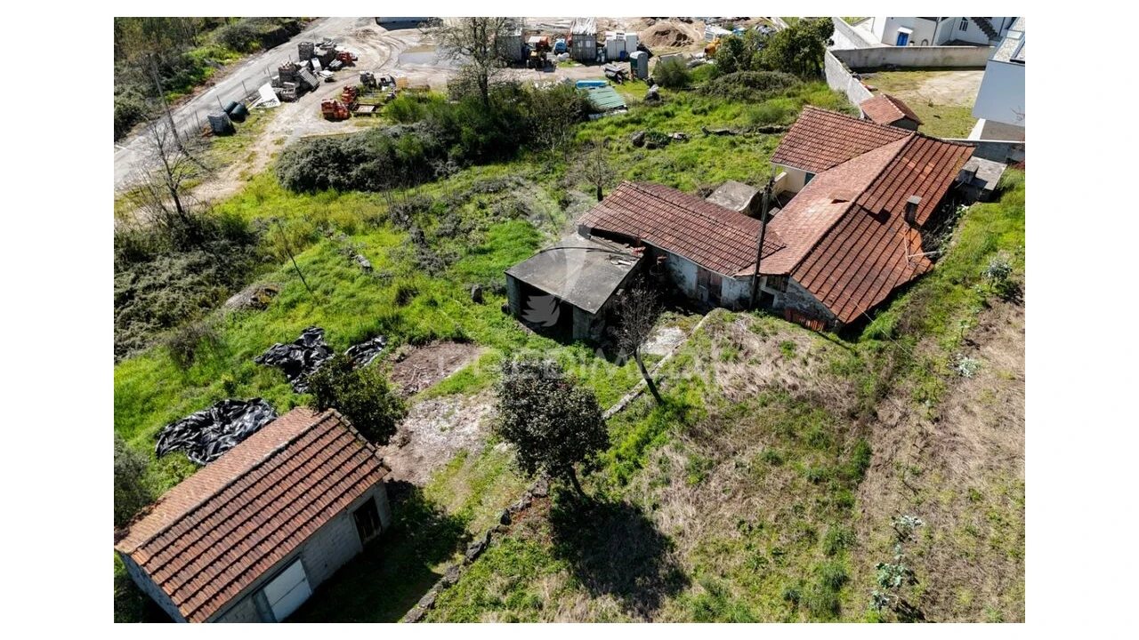 Moradia T3 para Venda em Arnoso (Santa Maria e Santa Eulália) e Sezures Foto 5