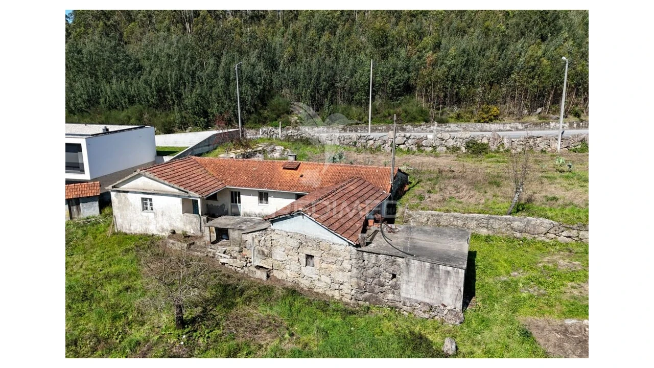 Moradia T3 para Venda em Arnoso (Santa Maria e Santa Eulália) e Sezures Foto 1