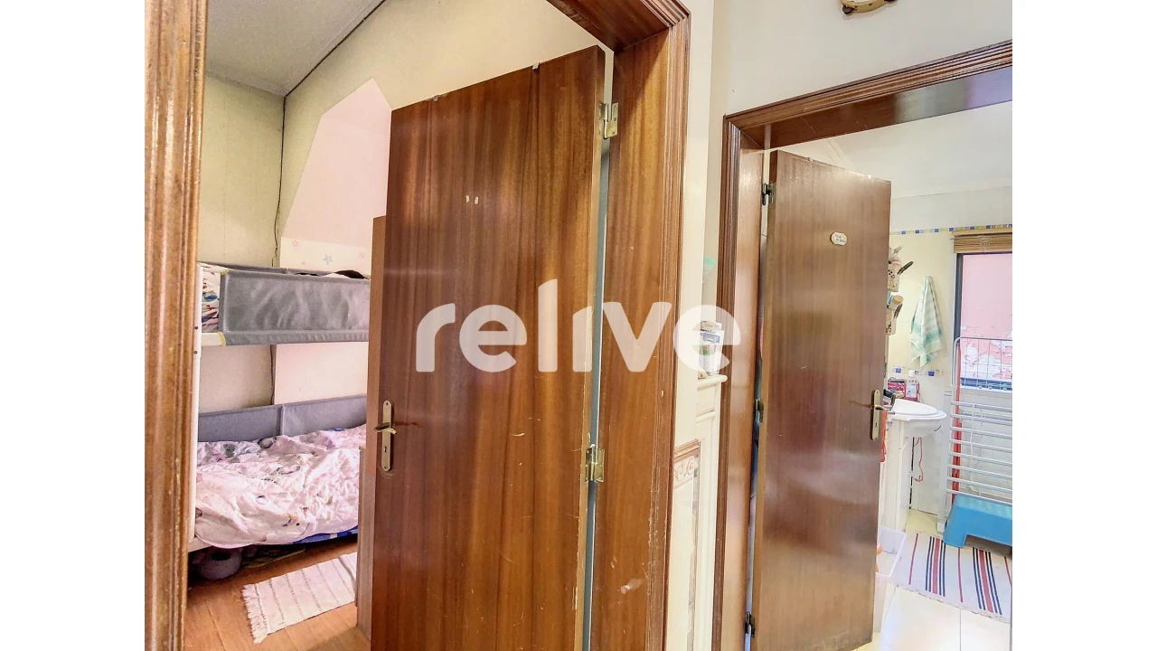 Apartamento T2 para Venda em Ajuda Foto 19