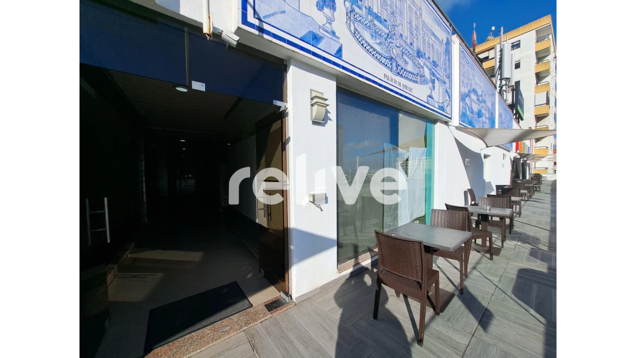 Loja para Venda em Massamá e Monte Abraão Foto 9