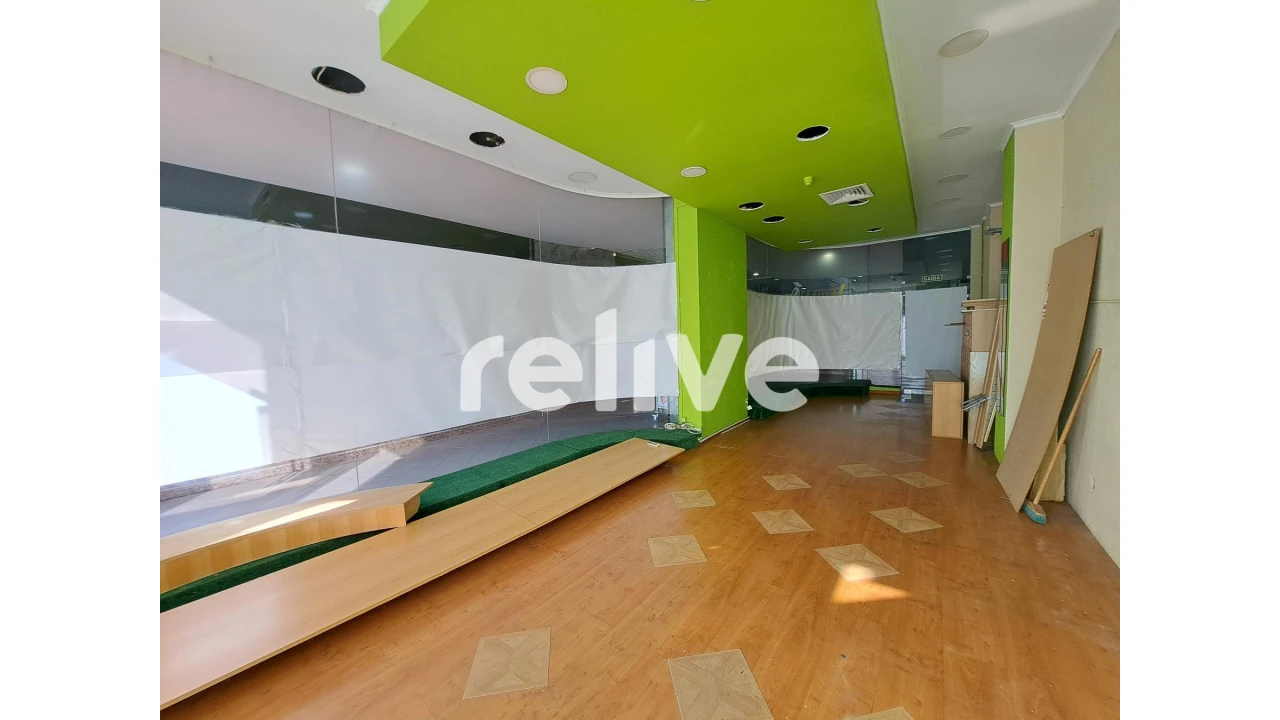 Loja para Venda em Massamá e Monte Abraão Foto 1