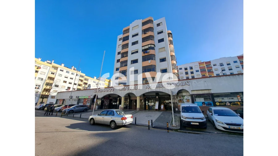 Loja para Venda em Massamá e Monte Abraão Foto 18