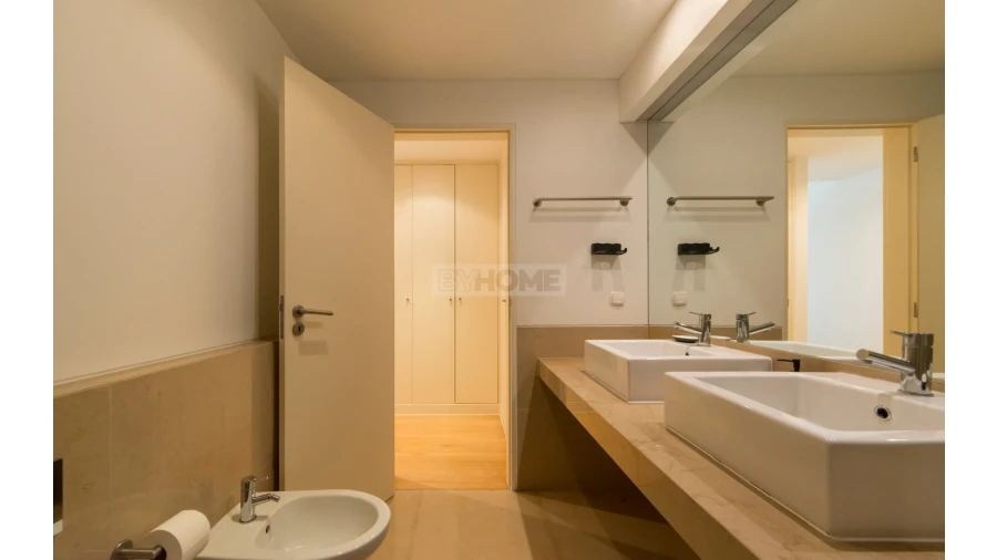 Apartamento T2 para Venda em Santa Maria Maior Foto 22