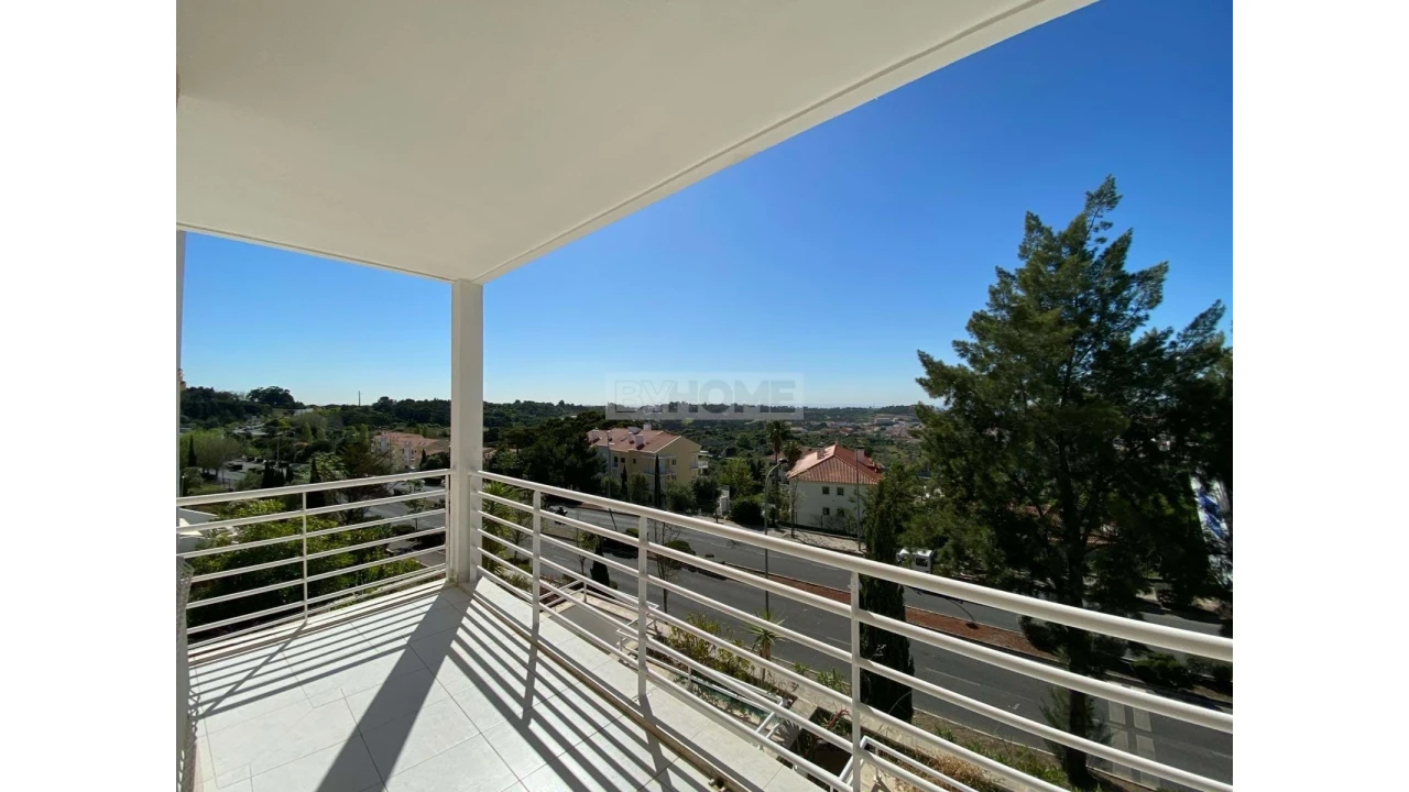 Apartamento T3 para Venda em Alcabideche Foto 1