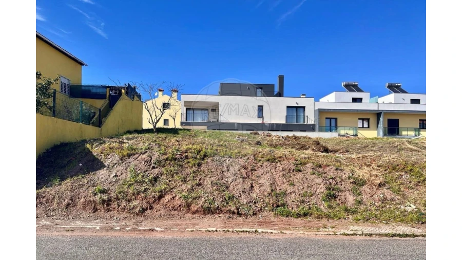 Terreno para Venda em Pontinha e Famões Foto 7