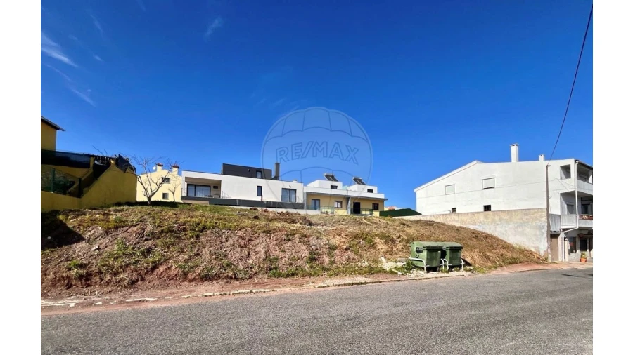 Terreno para Venda em Pontinha e Famões Foto 6