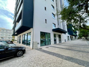 Negócio para Venda em Quarteira