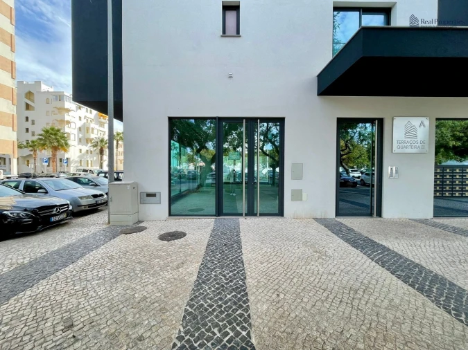 Negócio para Venda em Quarteira Foto 7