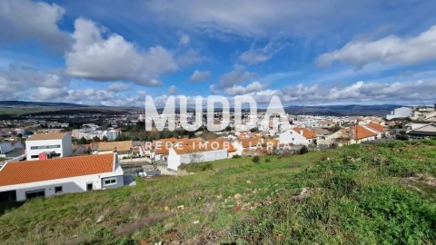 Terreno para Venda em Sé, Santa Maria e Meixedo