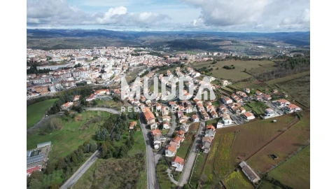 Terreno para Venda em Sé, Santa Maria e Meixedo