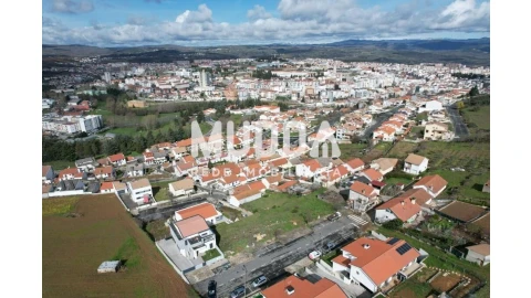 Terreno para Venda em Sé, Santa Maria e Meixedo