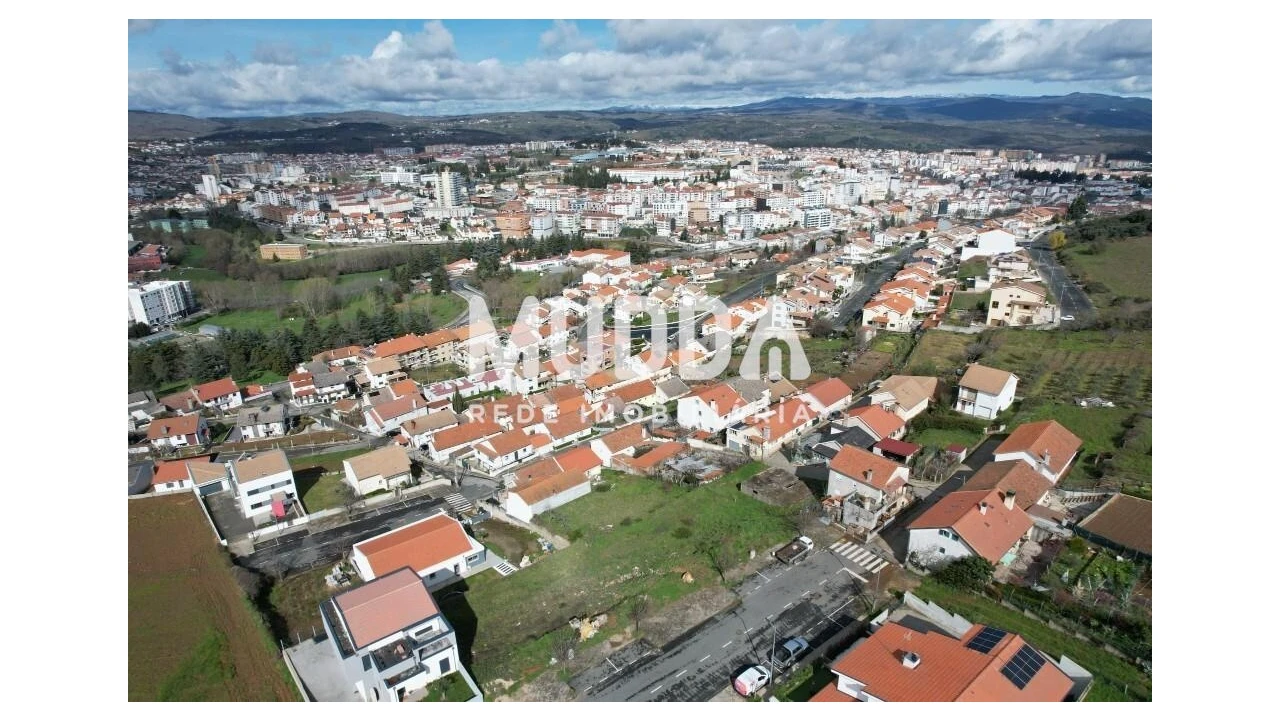 Terreno para Venda em Sé, Santa Maria e Meixedo Foto 12