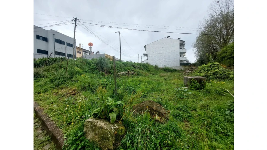 Terreno para Venda em Milheiros Foto 3