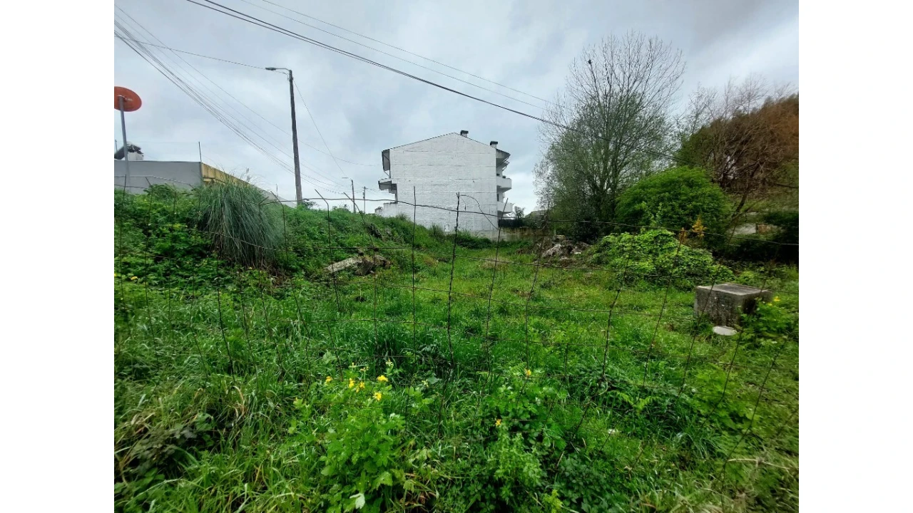 Terreno para Venda em Milheiros Foto 4